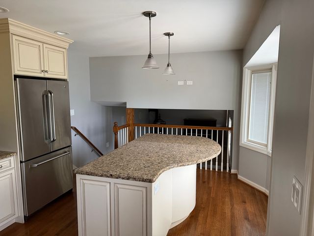 1622 S Surrey Ridge Drive, Arlington Heights, IL 60005