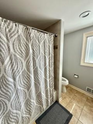 1622 S Surrey Ridge Drive, Arlington Heights, IL 60005