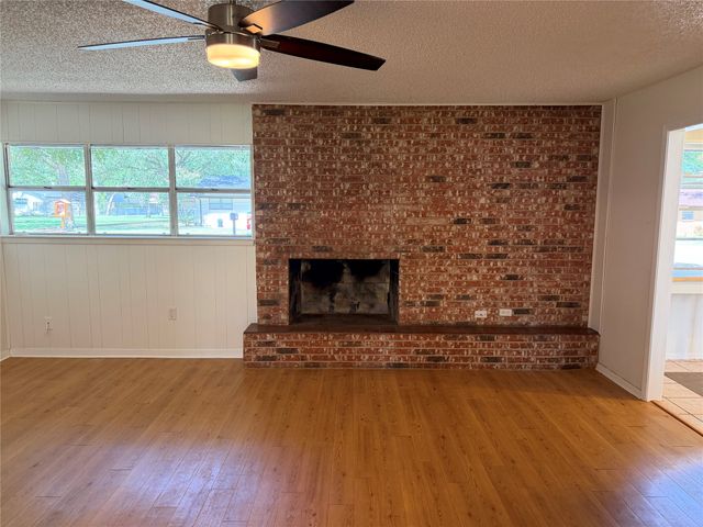 504 Austin Drive, Mineral Wells, TX 76067