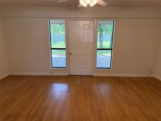 504 Austin Drive, Mineral Wells, TX 76067