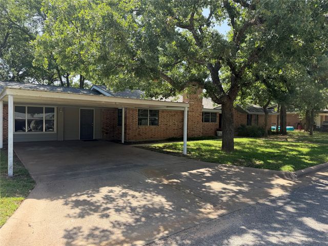504 Austin Drive, Mineral Wells, TX 76067