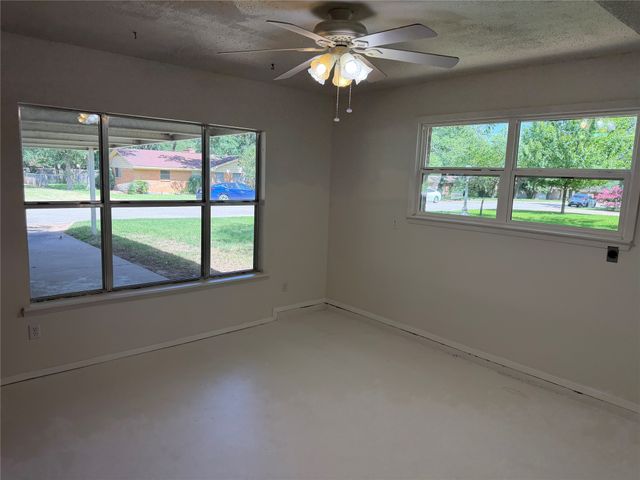504 Austin Drive, Mineral Wells, TX 76067