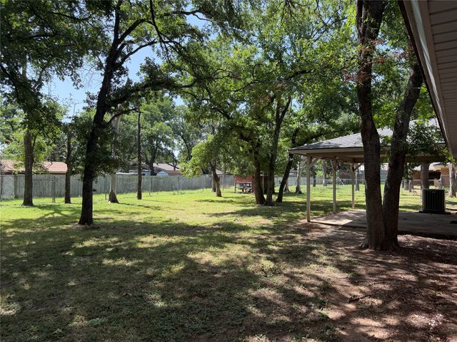 504 Austin Drive, Mineral Wells, TX 76067