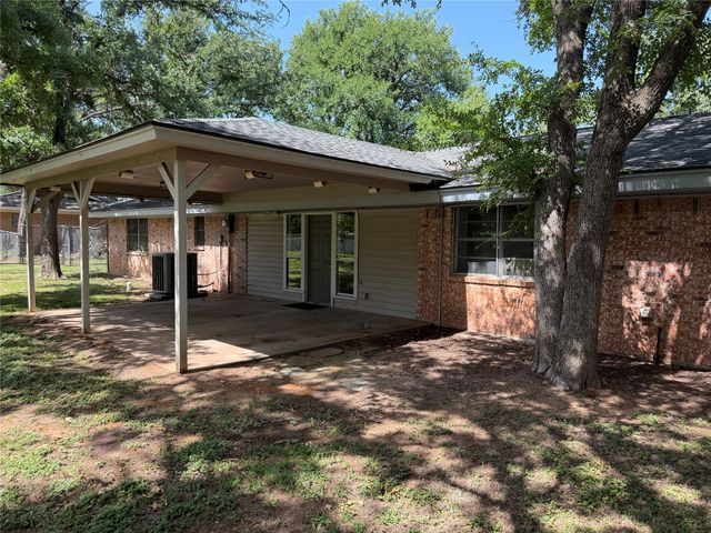 504 Austin Drive, Mineral Wells, TX 76067