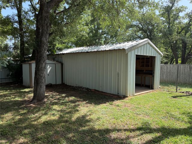 504 Austin Drive, Mineral Wells, TX 76067
