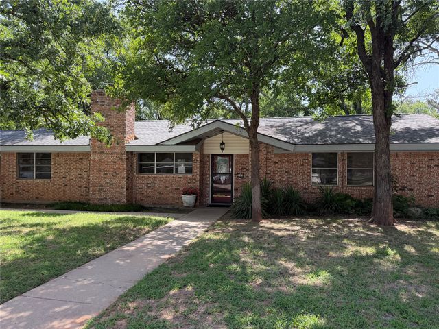 504 Austin Drive, Mineral Wells, TX 76067