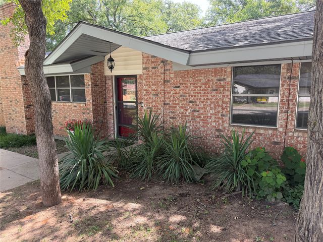504 Austin Drive, Mineral Wells, TX 76067