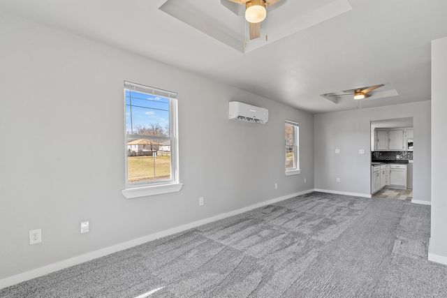 2435 W Calhoun Street, Springfield, MO 65802