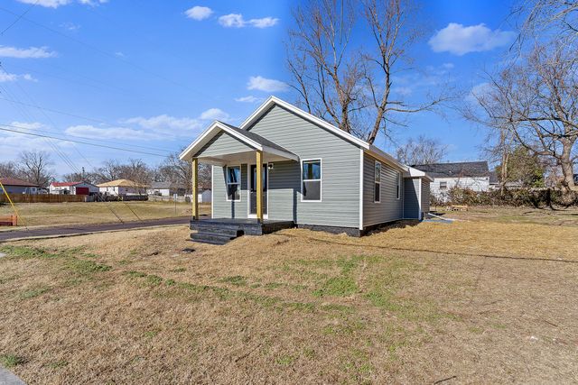 2435 W Calhoun Street, Springfield, MO 65802