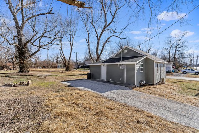 2435 W Calhoun Street, Springfield, MO 65802