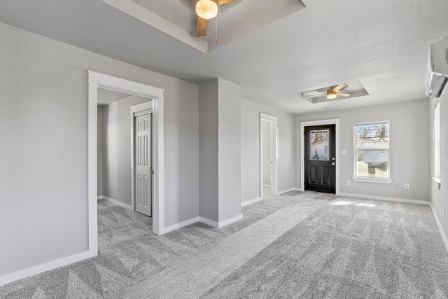 2435 W Calhoun Street, Springfield, MO 65802