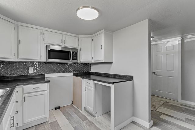 2435 W Calhoun Street, Springfield, MO 65802