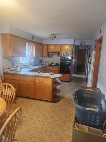 8151 S Commercial Avenue, Chicago, IL 60617