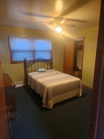 8151 S Commercial Avenue, Chicago, IL 60617