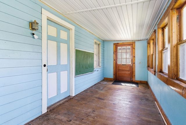 215 Pearl St, Reading, MA 01867