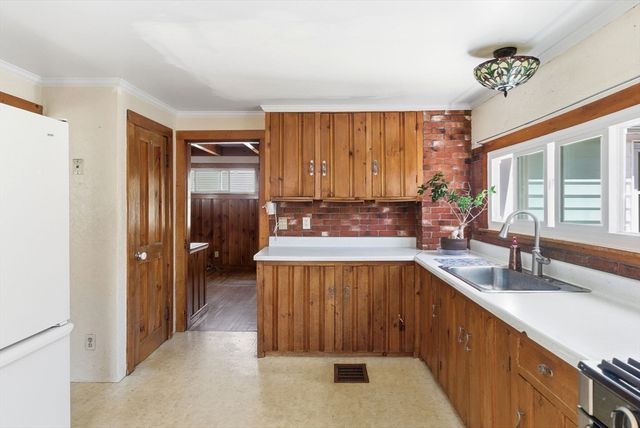 215 Pearl St, Reading, MA 01867