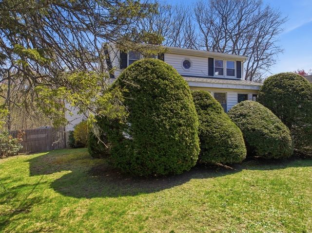 215 Pearl St, Reading, MA 01867
