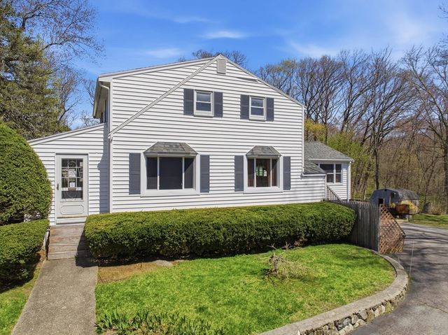 215 Pearl St, Reading, MA 01867