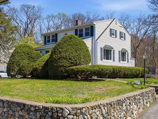 215 Pearl St, Reading, MA 01867