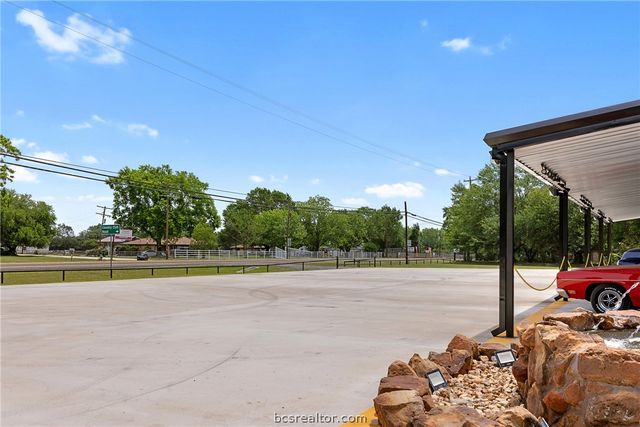 1229 State Highway 36 N, Caldwell, TX 77836
