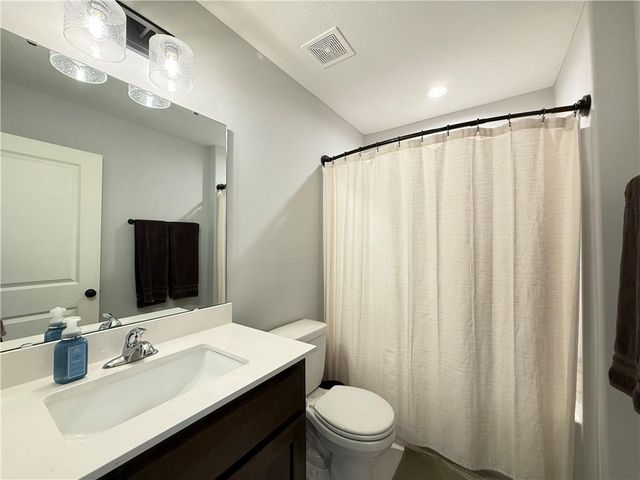 1205 NW 3rd Street, Oak Grove, MO 64075