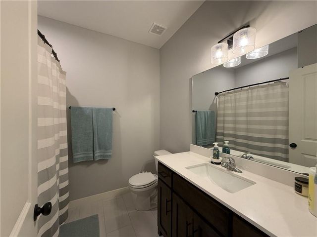 1205 NW 3rd Street, Oak Grove, MO 64075