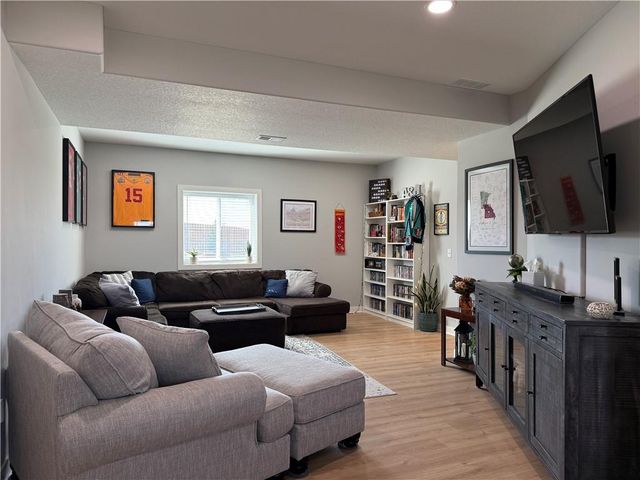 1205 NW 3rd Street, Oak Grove, MO 64075