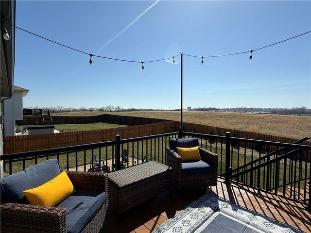 1205 NW 3rd Street, Oak Grove, MO 64075