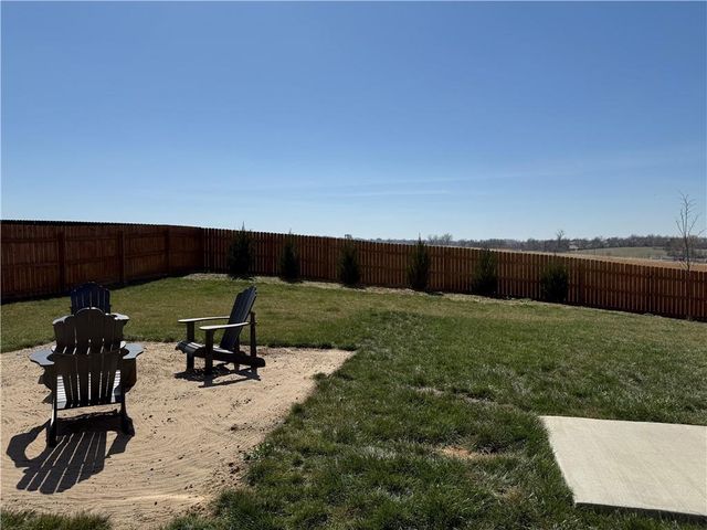 1205 NW 3rd Street, Oak Grove, MO 64075