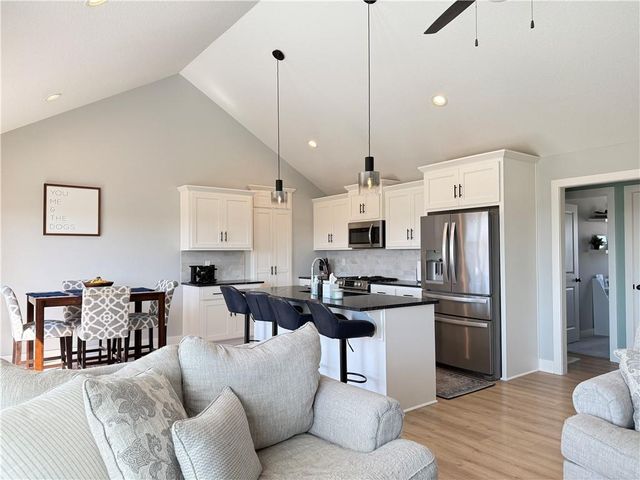 1205 NW 3rd Street, Oak Grove, MO 64075