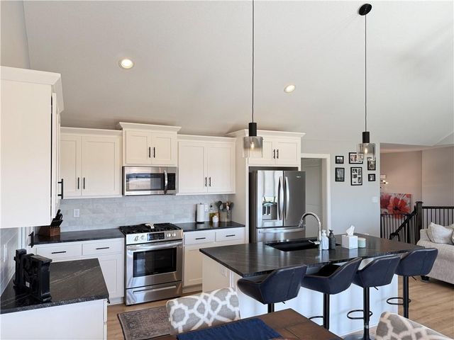 1205 NW 3rd Street, Oak Grove, MO 64075