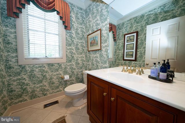 1227 DENBIGH LN, Wayne, PA 19087