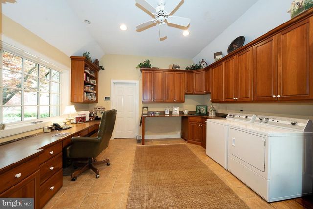 1227 DENBIGH LN, Wayne, PA 19087