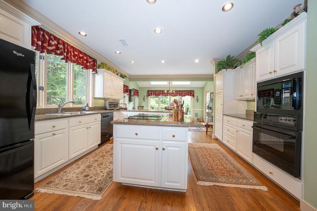 1227 DENBIGH LN, Wayne, PA 19087