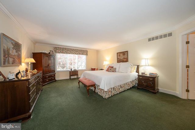 1227 DENBIGH LN, Wayne, PA 19087