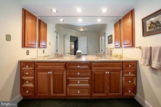 1227 DENBIGH LN, Wayne, PA 19087
