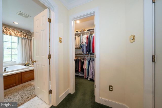 1227 DENBIGH LN, Wayne, PA 19087