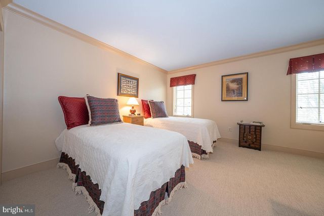 1227 DENBIGH LN, Wayne, PA 19087