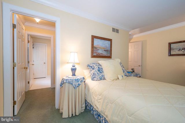 1227 DENBIGH LN, Wayne, PA 19087