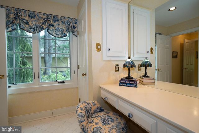 1227 DENBIGH LN, Wayne, PA 19087