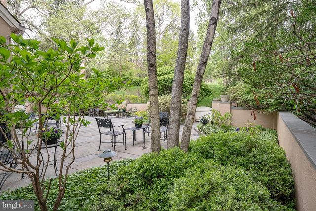 1227 DENBIGH LN, Wayne, PA 19087
