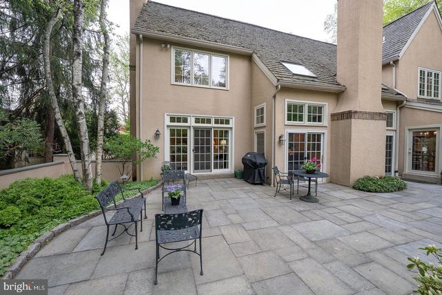 1227 DENBIGH LN, Wayne, PA 19087