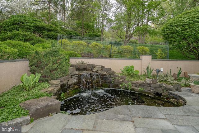 1227 DENBIGH LN, Wayne, PA 19087