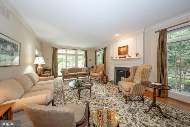 1227 DENBIGH LN, Wayne, PA 19087