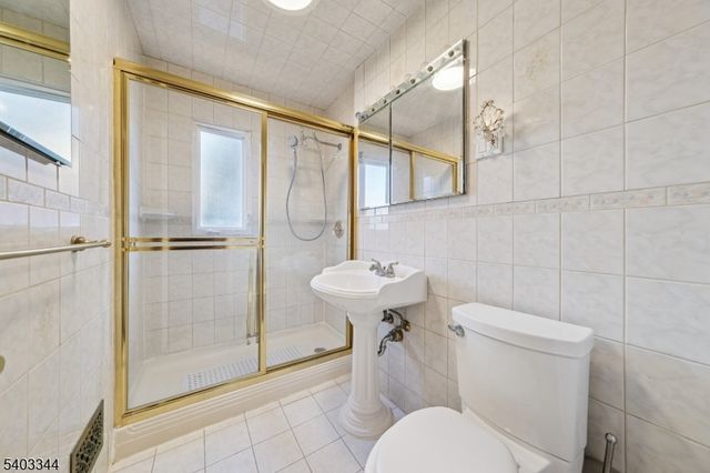 651 Amherst Rd, Linden City, NJ 07036