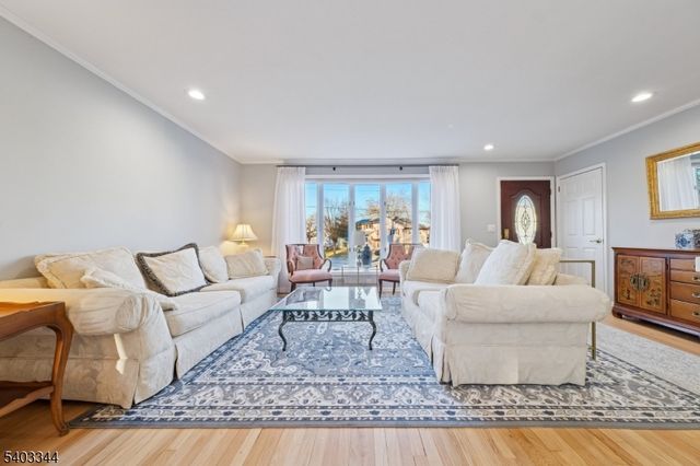 651 Amherst Rd, Linden City, NJ 07036