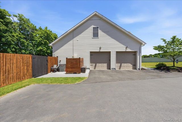 5 Gleneagles Court, Monroe, NY 10950