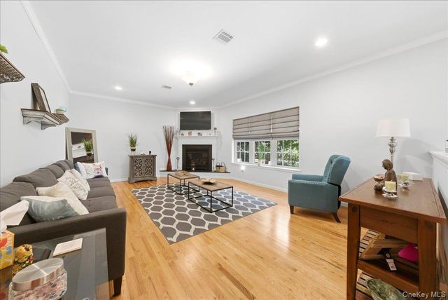 5 Gleneagles Court, Monroe, NY 10950