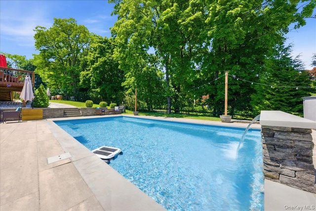5 Gleneagles Court, Monroe, NY 10950