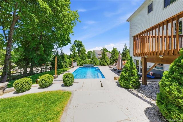 5 Gleneagles Court, Monroe, NY 10950